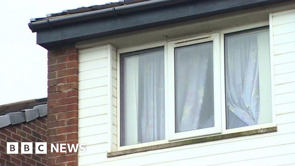 Rhydyfelin man sold house to future IS computer hacker BBC News