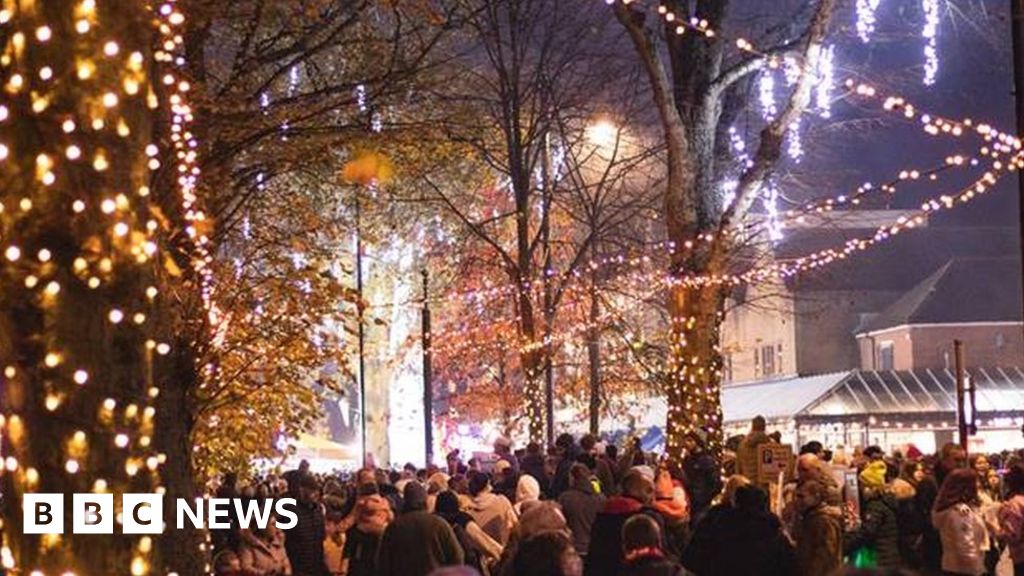 Christmas lights switch-on 2023 - Farnham Town Council