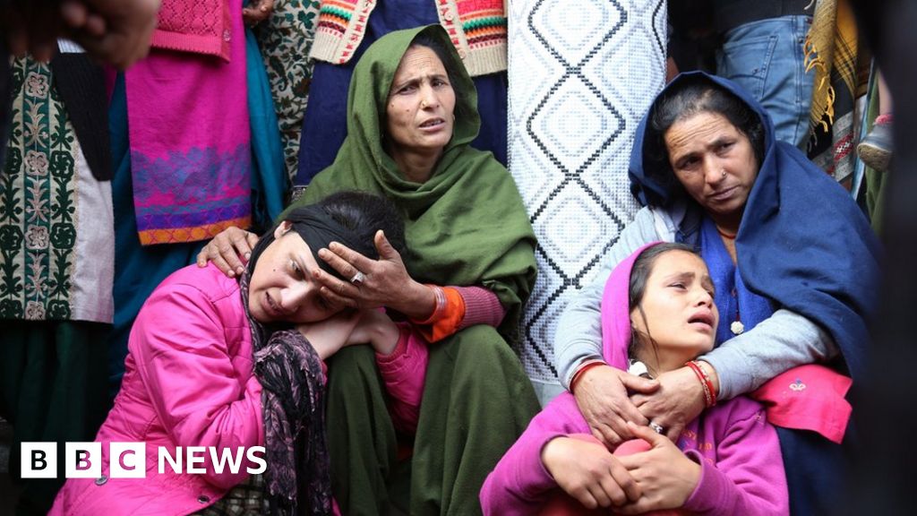 Pulwama attack: India mourns Kashmir dead