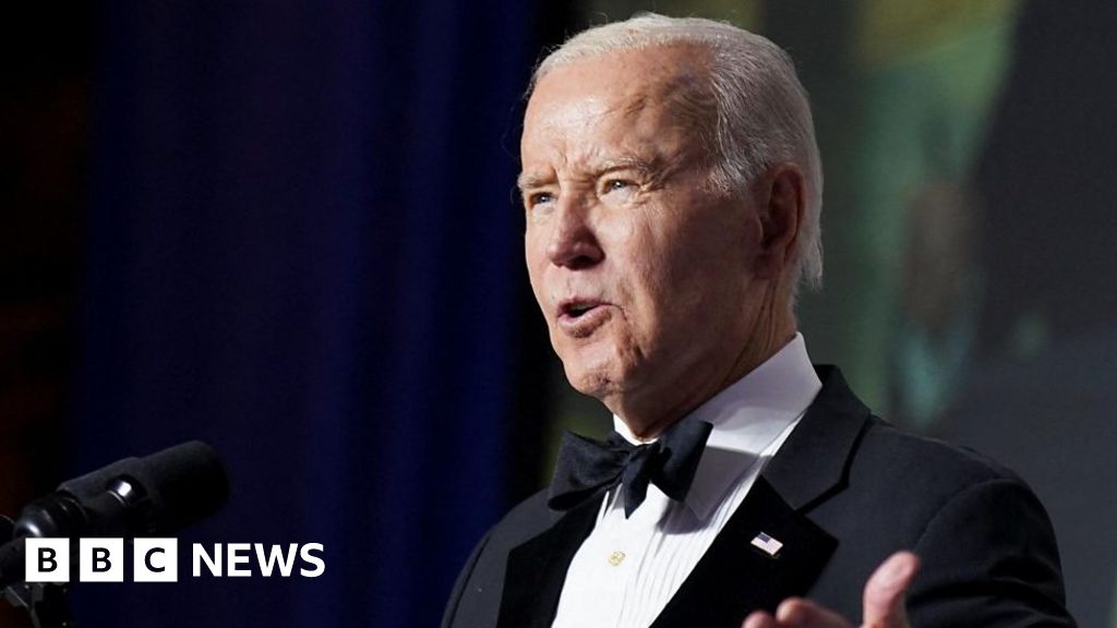 Biden jokes about his age at White House Correspondents' Dinner - BBC