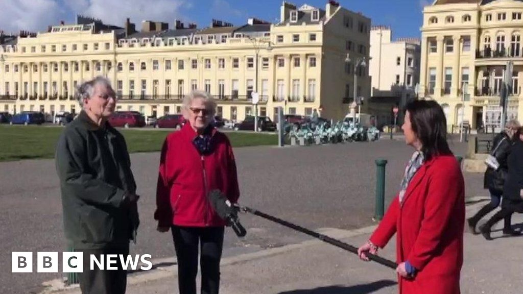Coronavirus: How news is made while there are restrictions - BBC News