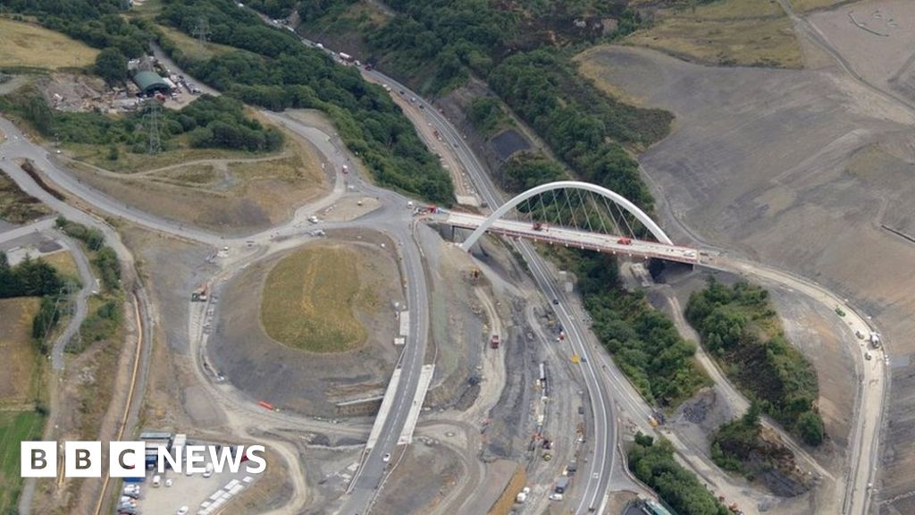 Heads of the Valleys road upgrade Gilwern to Brynmawr delays