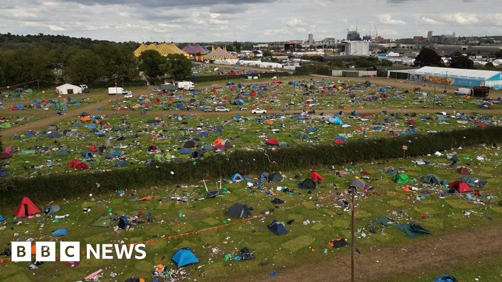 Video shows Reading Festival aftermath as cleanup begins BBC News