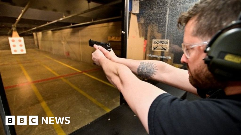 Total freeze pending to ban Canadian handgun imports