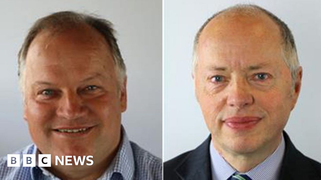 Two Powys members quit amid schools row