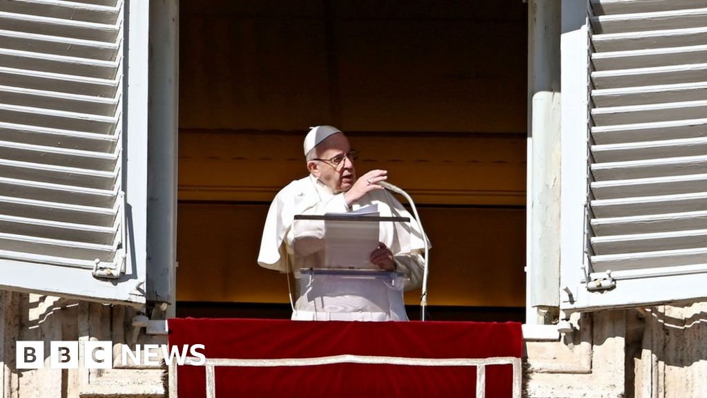 Pope urges end to migrant boat deadlock Pope urges end to migrant boat deadlock