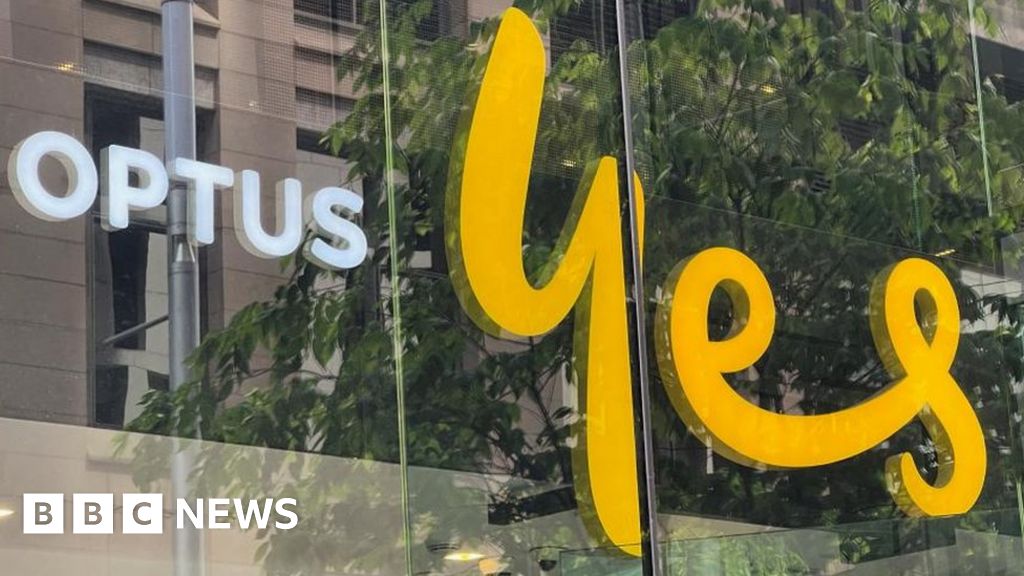 Optus outage: Millions affected by Australian network failure