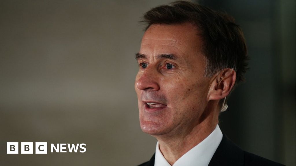 Autumn Statement: Jeremy Hunt defends tax rises for middle earners