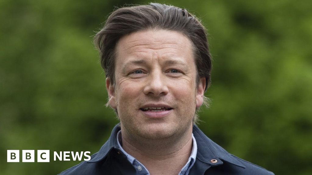 Jamie Oliver: Give more children free school meals