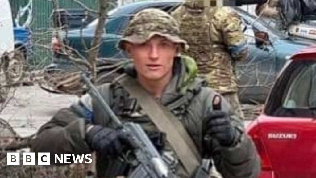 烏克蘭戰爭。審訊告訴英國人喬丹-蓋特利被俄羅斯狙擊手射殺