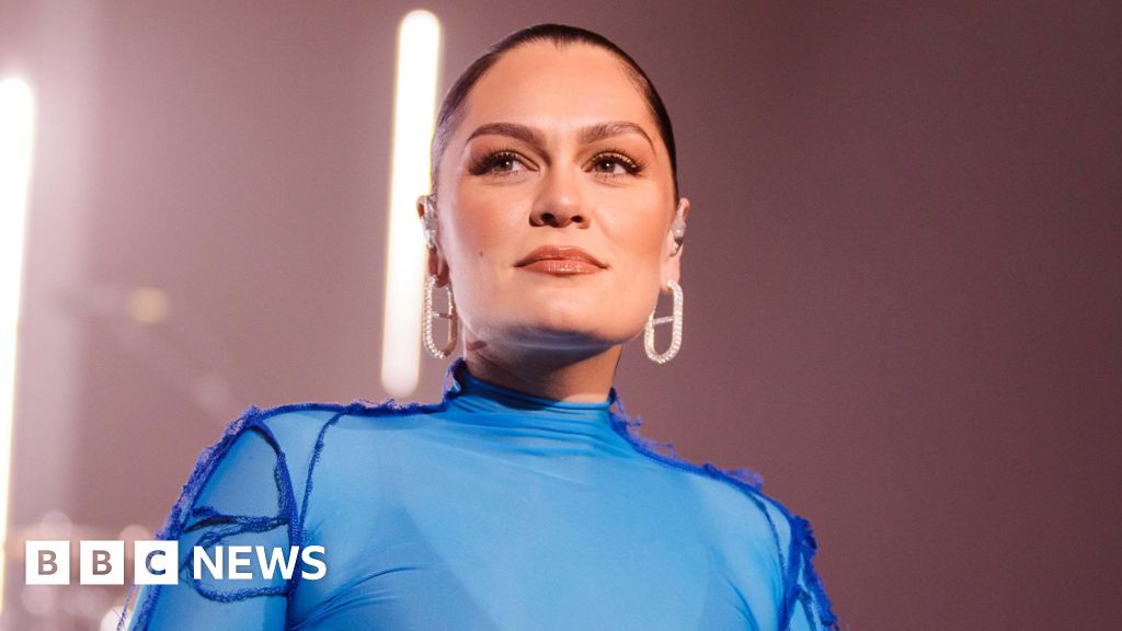Jessie J breast cancer: singer undergoes surgery after diagnosis - BBC