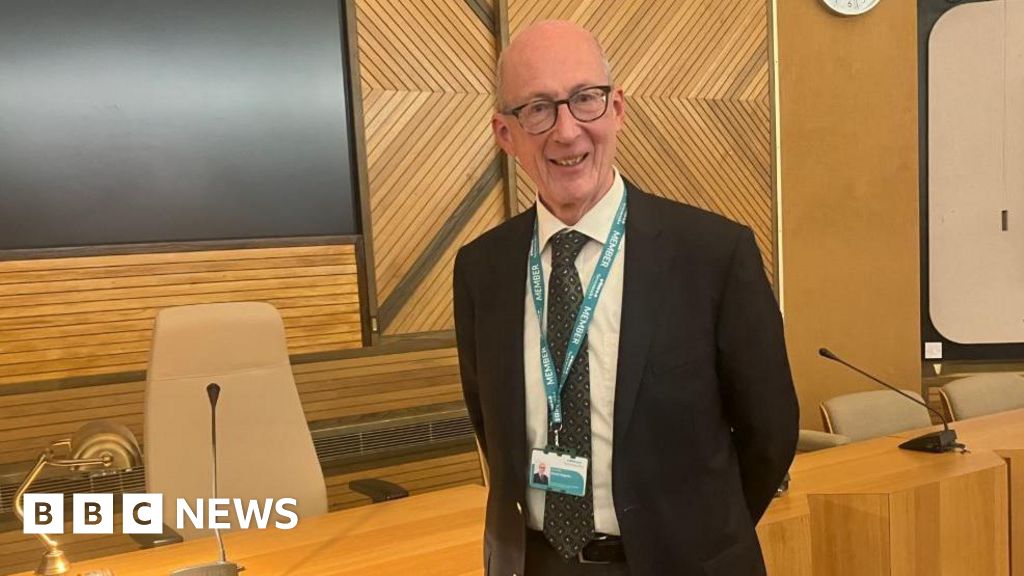 Sevenoaks council leader considers future after no confidence vote