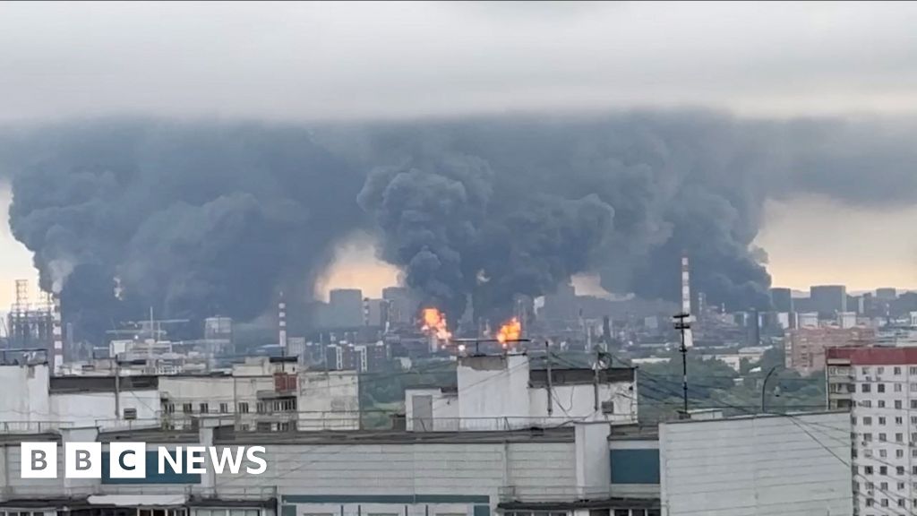 Москва е засегната от най-голямата украинска атака от началото на пълномащабната война на Русия