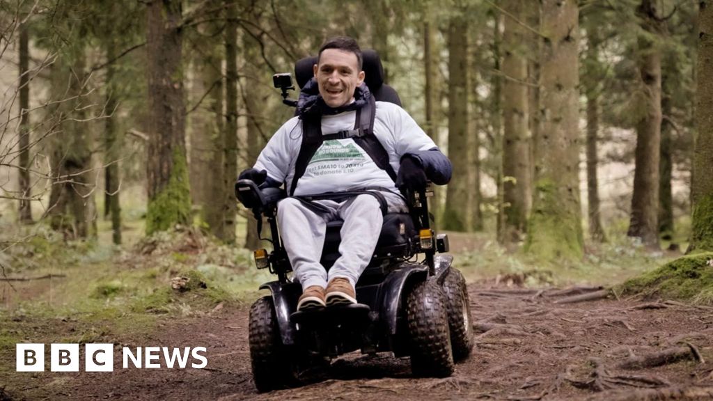 Wheelchair race up Mount Snowdon for man from Somerset - BBC