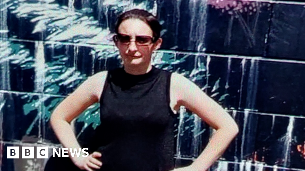 Woman dies four days after being hit by truck(02)