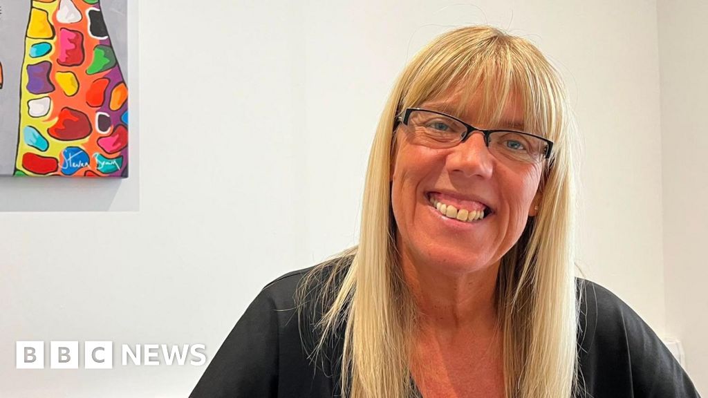 bbc.co.uk - Kay Davidson - Gateshead bra fitting helps cancer patients 'feel fantastic