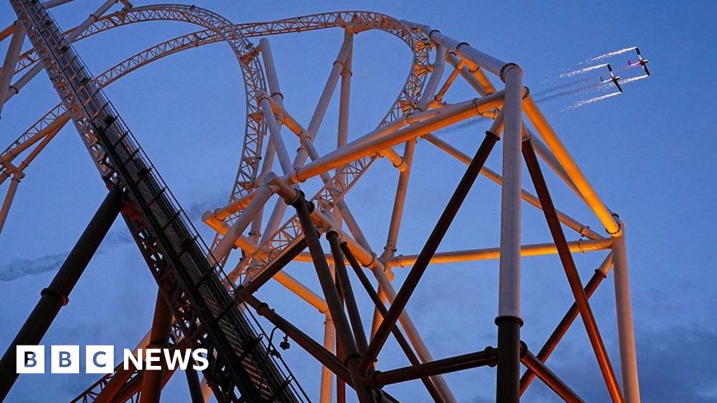 UK's tallest rollercoaster leaves riders stranded