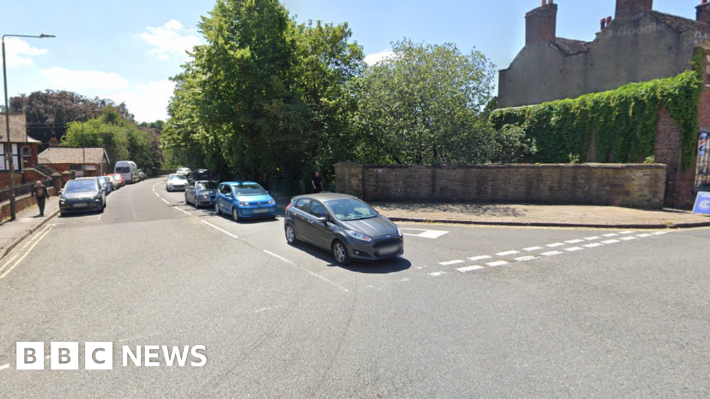 Ashbourne: Town roads to close for work to be completed - BBC News