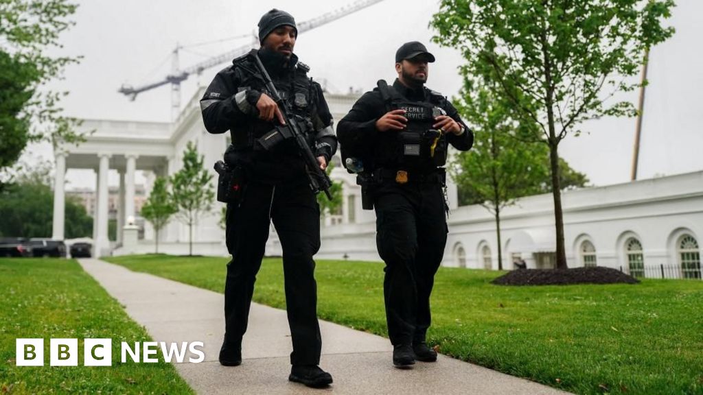 White House gunman had previous run-ins with Secret Service, court documents show