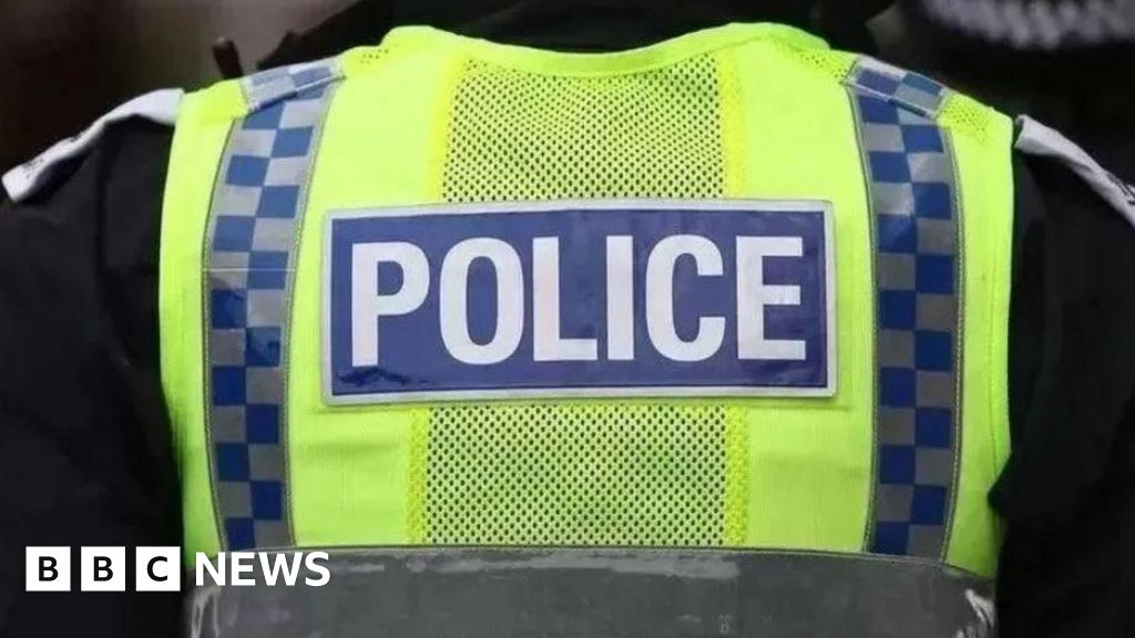 Worthing: Man arrested after body of 72-year-old found at flats