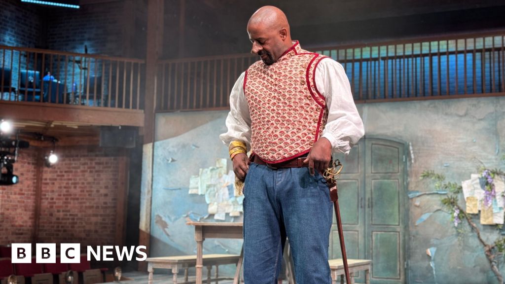 Adrian Lester makes Royal Shakespeare Company debut