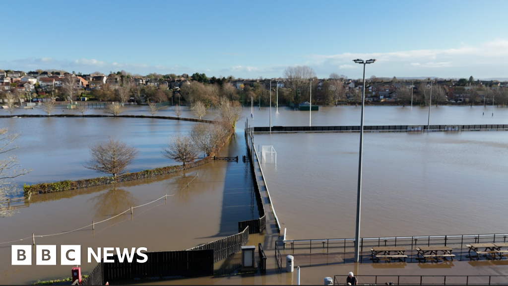 Lydney: Environment Agency warns people of flood risks