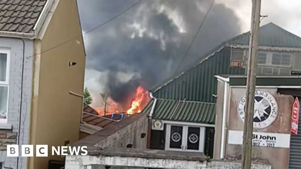 People urged to stay inside after 'large-scale' fire breaks out in garden