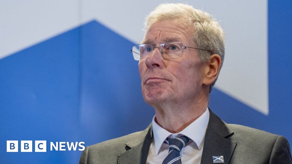 Alba's financial difficulties due to fraud, leader claims