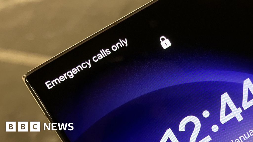 Mast 'blockers' blamed for poor Norfolk mobile phone signal