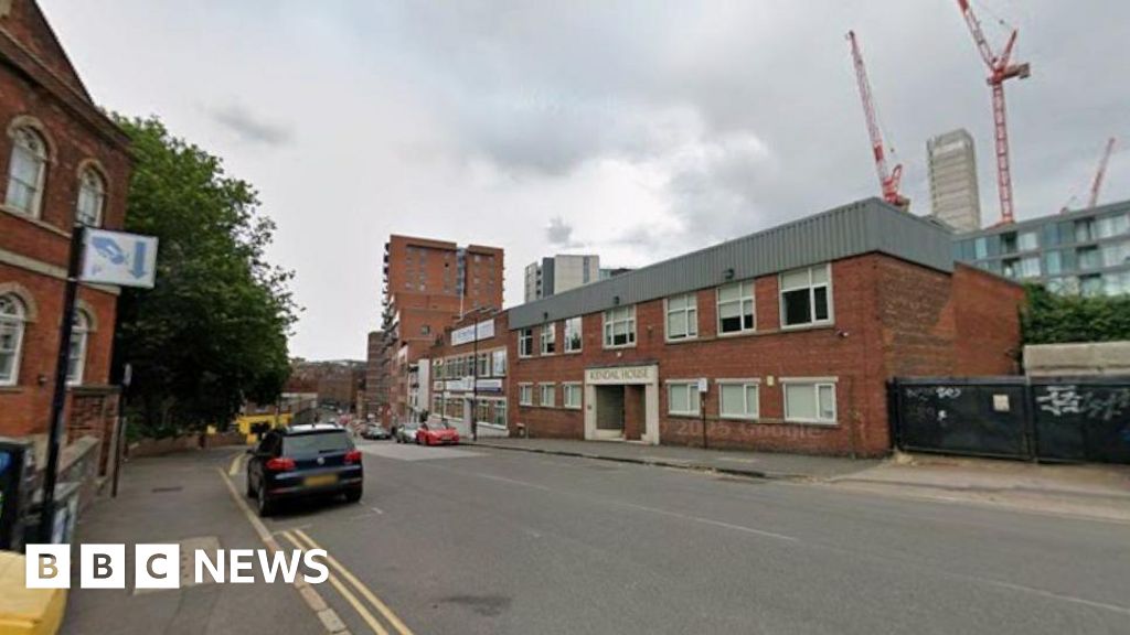 bbc.co.uk - Unattended package' exploded by bomb squad in Sheffield was TV - BBC News