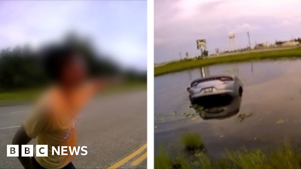 Moment boy alerts police of mother trapped in sinking car