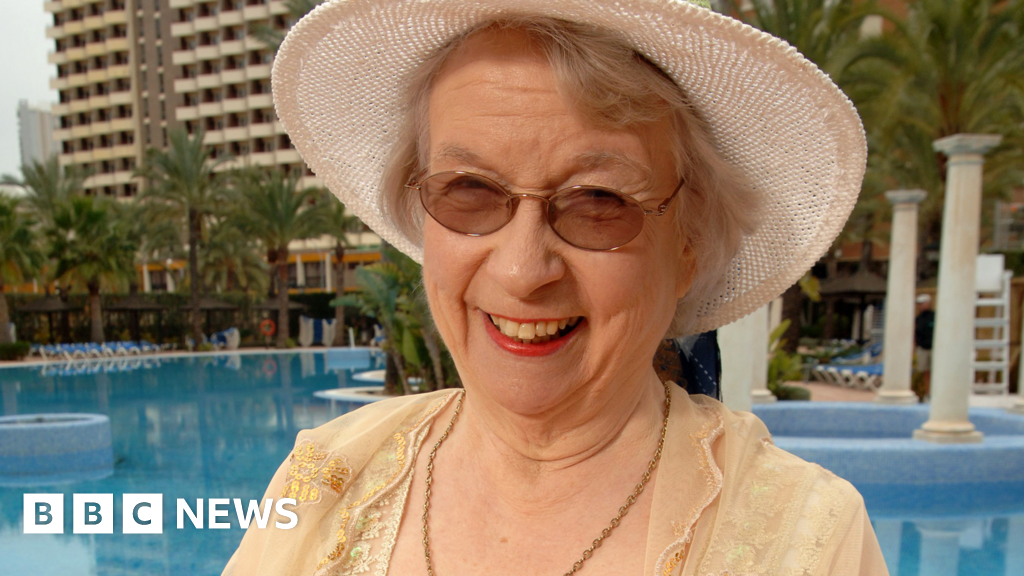 Tribute to 'comic genius' Benidorm star Elsie Kelly who has died