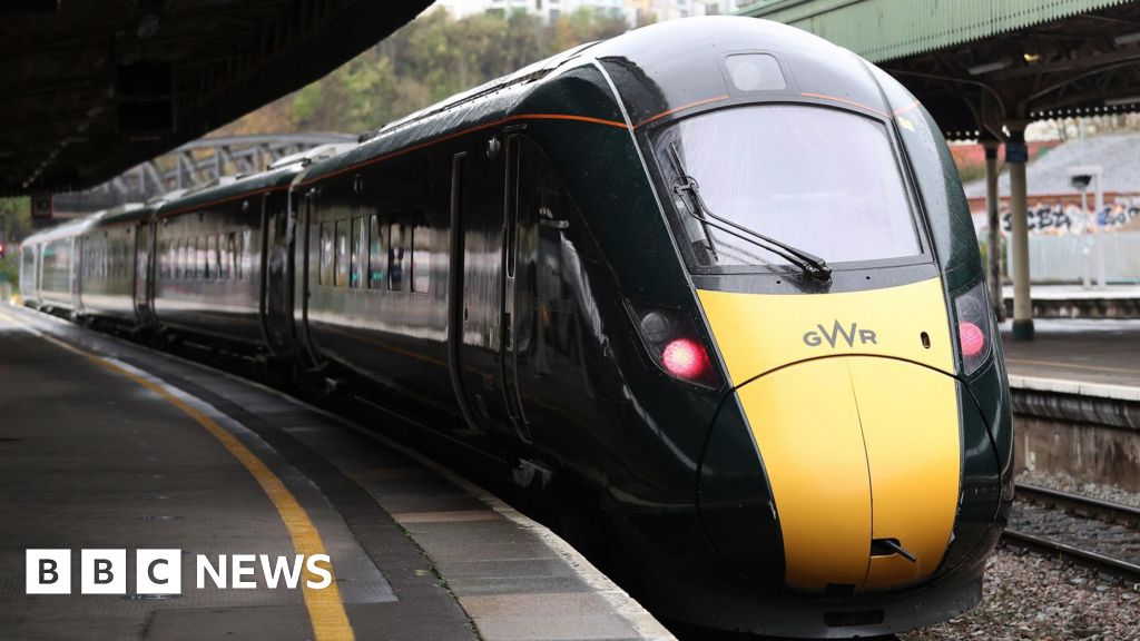 Trains between Bristol and London cancelled due to crew shortages