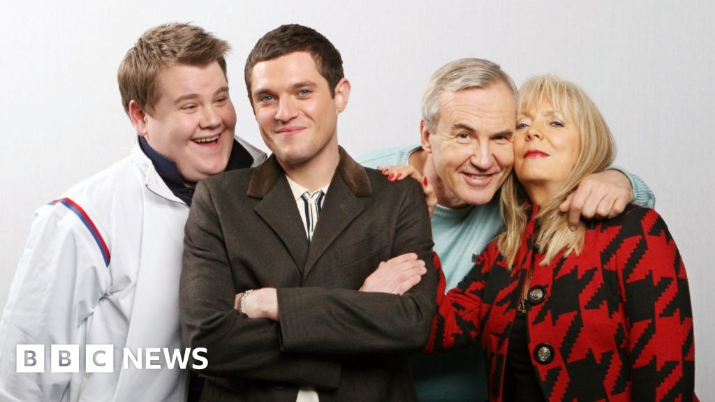 Gavin and Stacey stars 'bubbling' ahead of final episode - BBC News - How Many Episodes Of Gavin And Stacey Are There