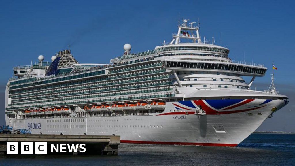 Cruise stomach bug 'has been a problem for weeks'