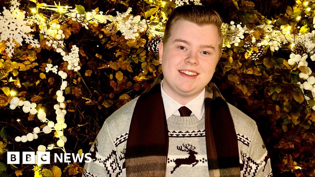 Bury boy, 17, releases charity Christmas album after ME diagnosis | Manchester News Bury boy, 17, releases charity Christmas album after ME diagnosis | Manchester News