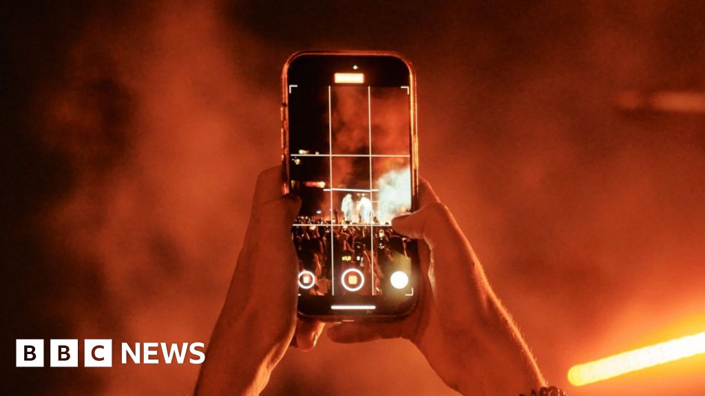 Bristol clubbers warned over 'significant' number of phone thefts