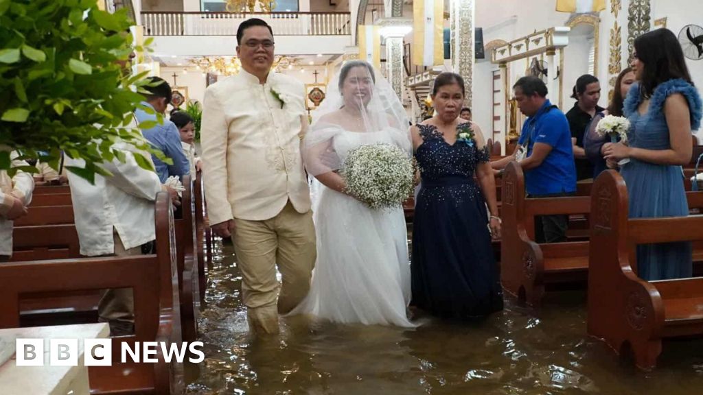 Why Filipino couples keep getting married in flooded churches