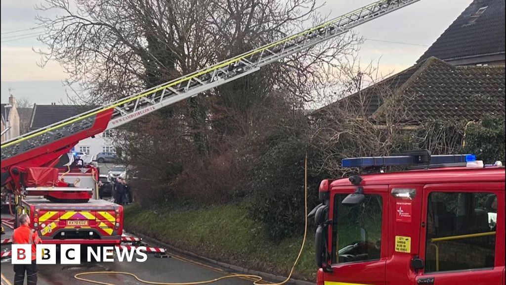 Crews from across Cambridgeshire tackle Yaxley house fire