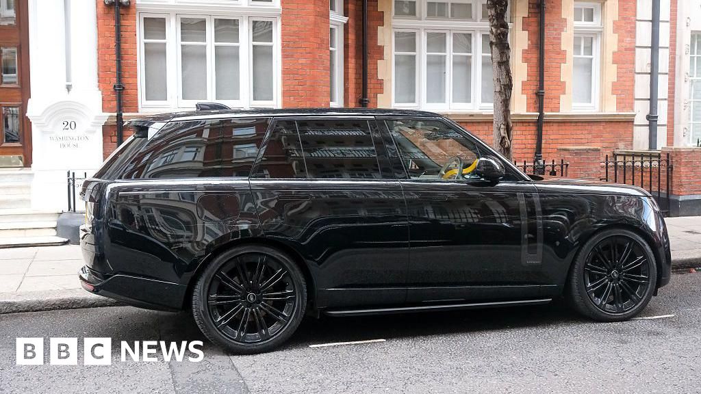 Mayor to consider new charges for SUVs in London