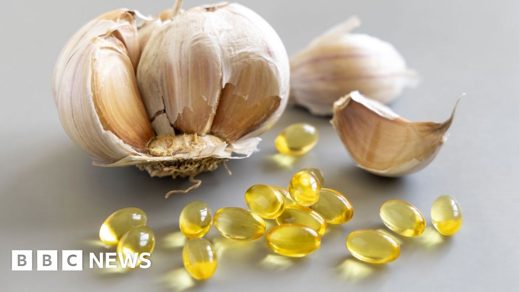 GP struck off over garlic oil 'cancer cure' claims