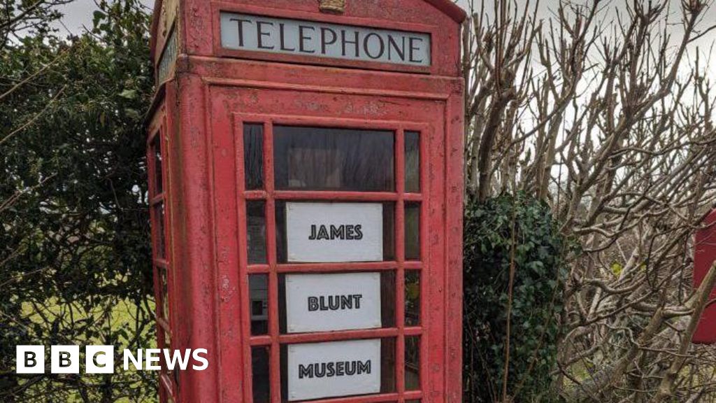 James Blunt praises telephone booth museum in his honor
