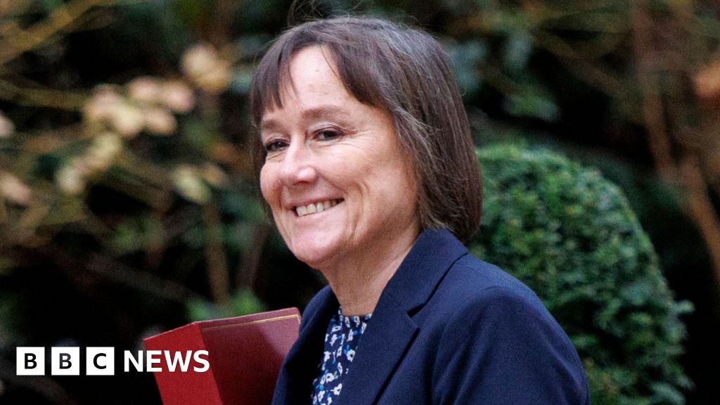 Welsh secretary is anti-devolution, former minister claims