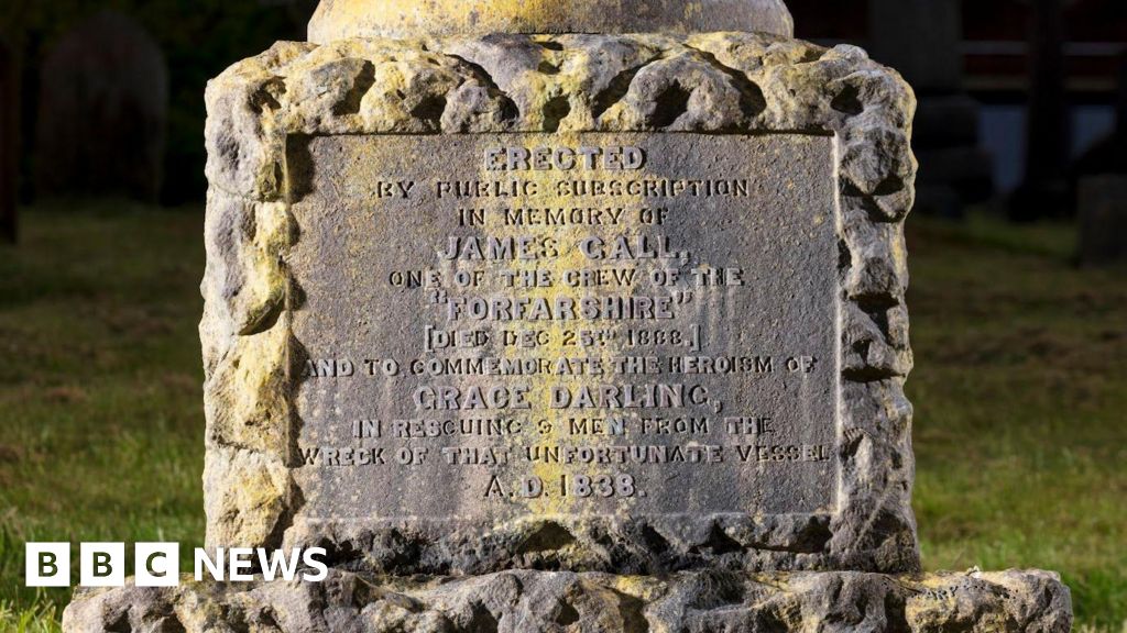 Barrow monument to man rescued by Grace Darling becomes listed