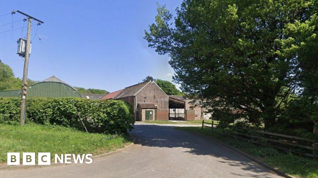 bbc.co.uk - Andrew Spence - Goodmanham poultry farm to house 150,000 birds