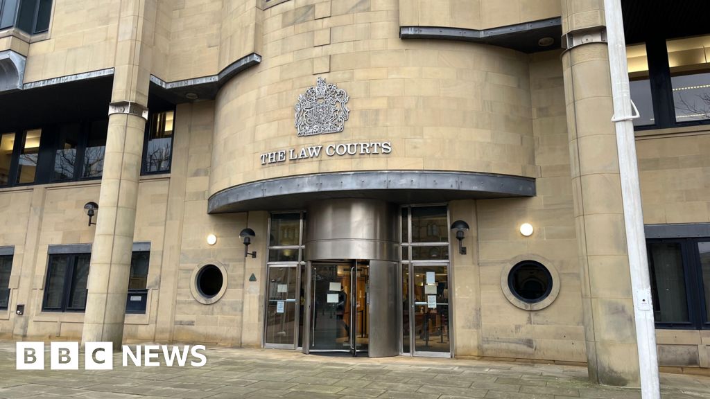 Former Police Officer Jailed for Inappropriate Messages to Victim