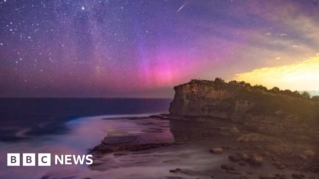 Aurora Australis Solar flares light up Australian skies BBC News