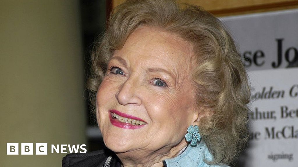 Betty white passes away aged 99 😪