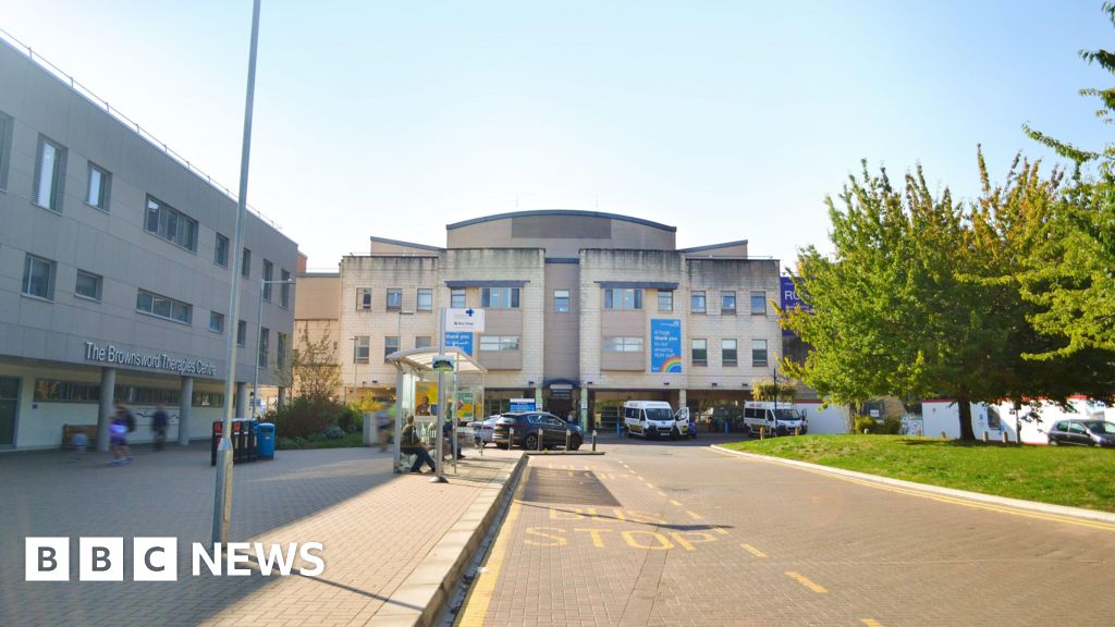 Bath hospital gets £21.6m grant for net zero projects - BBC News