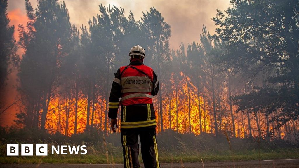 Heatwave: More evacuations as Mediterranean wildfires spread – BBC